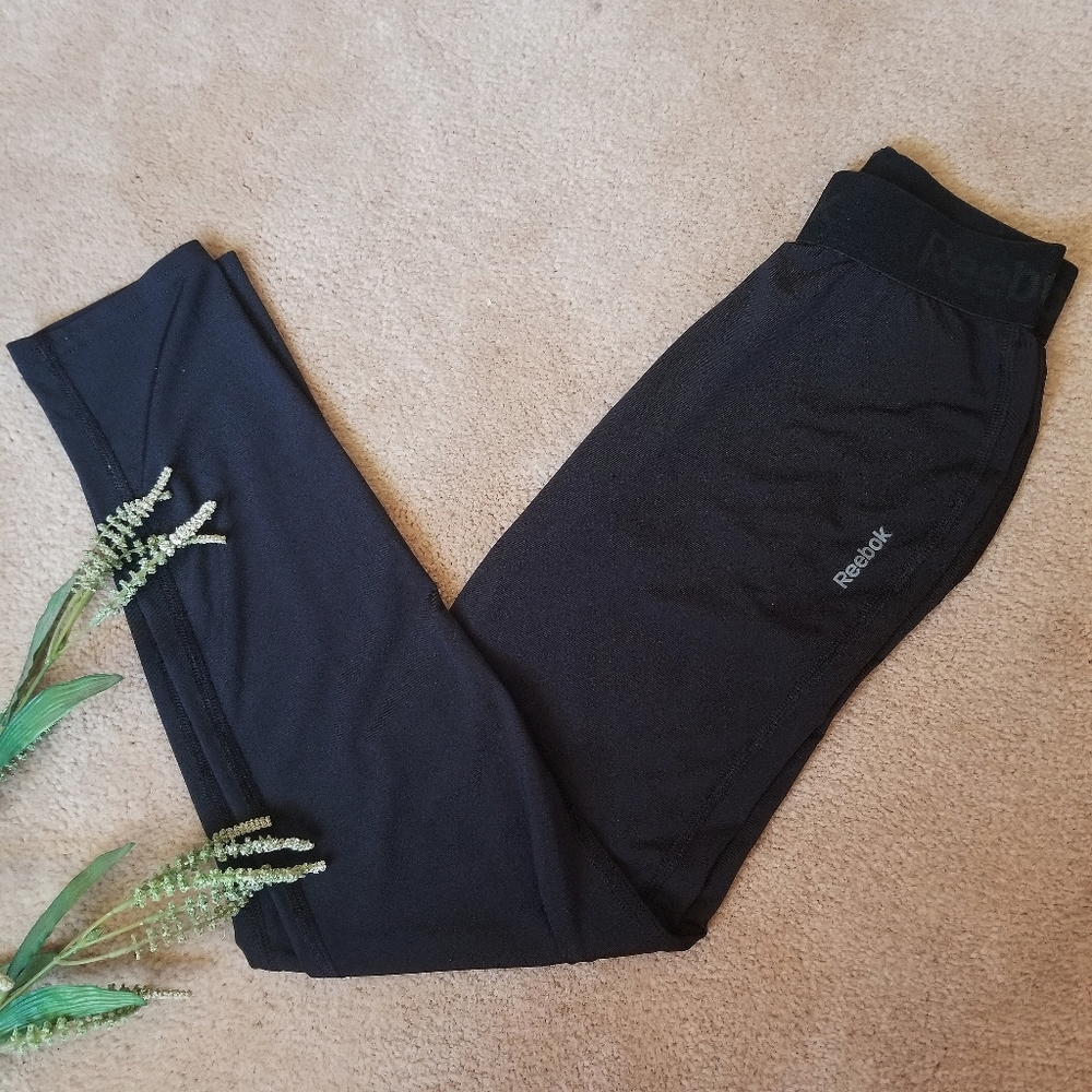 SOLD Reebok Kids playdry leggings sz M 10/12